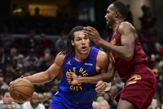 狼队的后防 狼队的后防